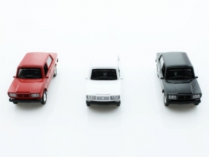 Машина 1:34 Лада 2105 свет, звук, инерция (1/12шт.) б/к