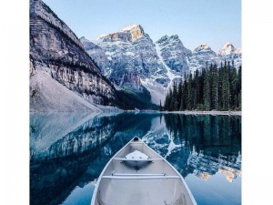 Картина по номерам 30х30 Вдоль скалистых гор (18 цветов)