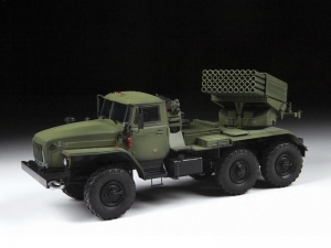 Сборная модель ZVEZDA Российская самоходная реактивная система залпового огня "Град" БМ-21, 1/35